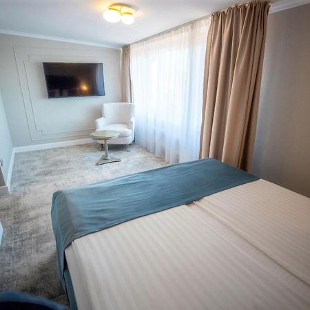 Hotel Meridian クルージュ＝ナポカ エクステリア 写真