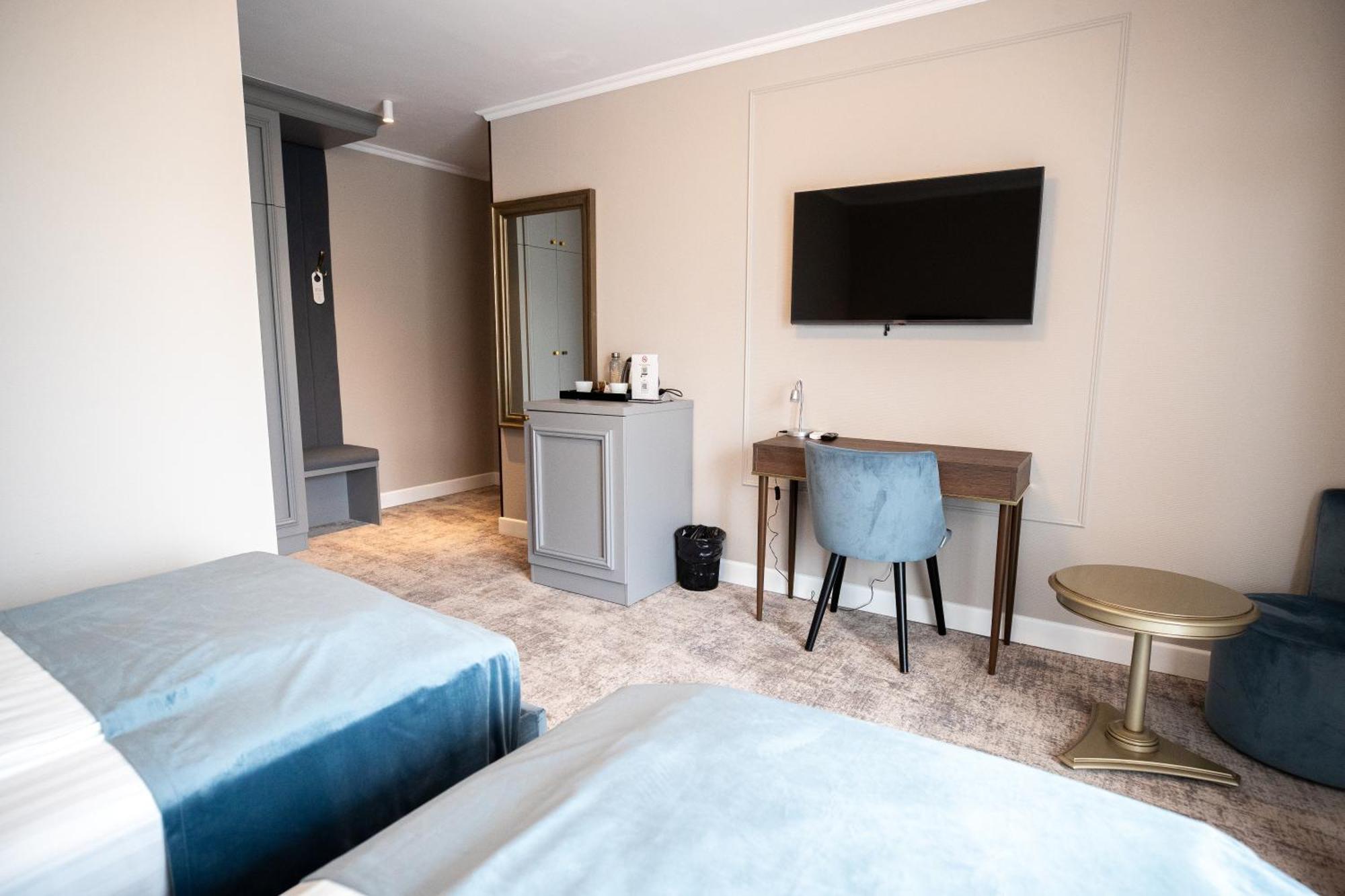 Hotel Meridian クルージュ＝ナポカ エクステリア 写真